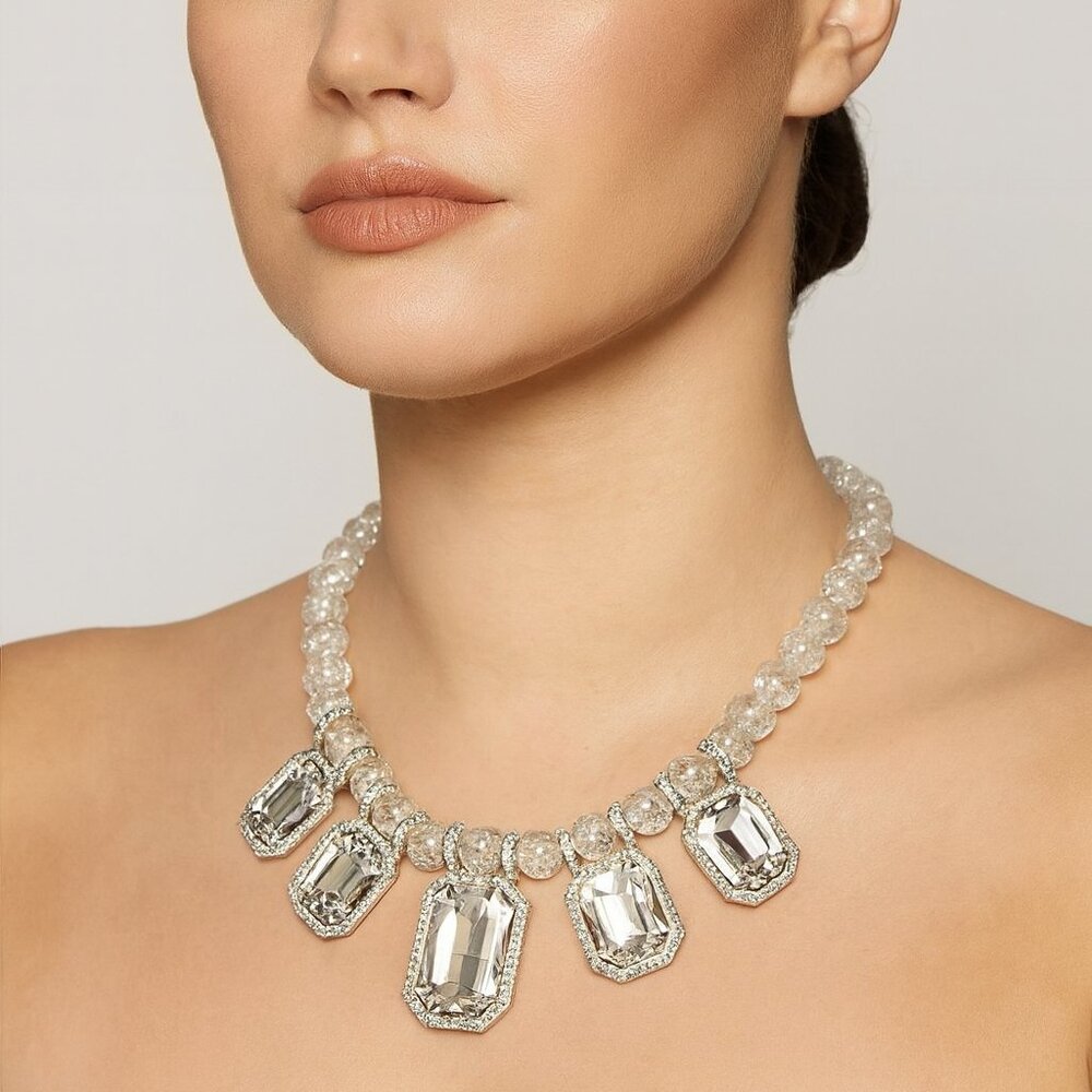 Simulated Topaz and Austrian Crystal Beaded Necklace 20-22 Inches in Silvertone‎